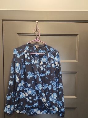 Vince Camuto Navy and Blue Floral Blouse